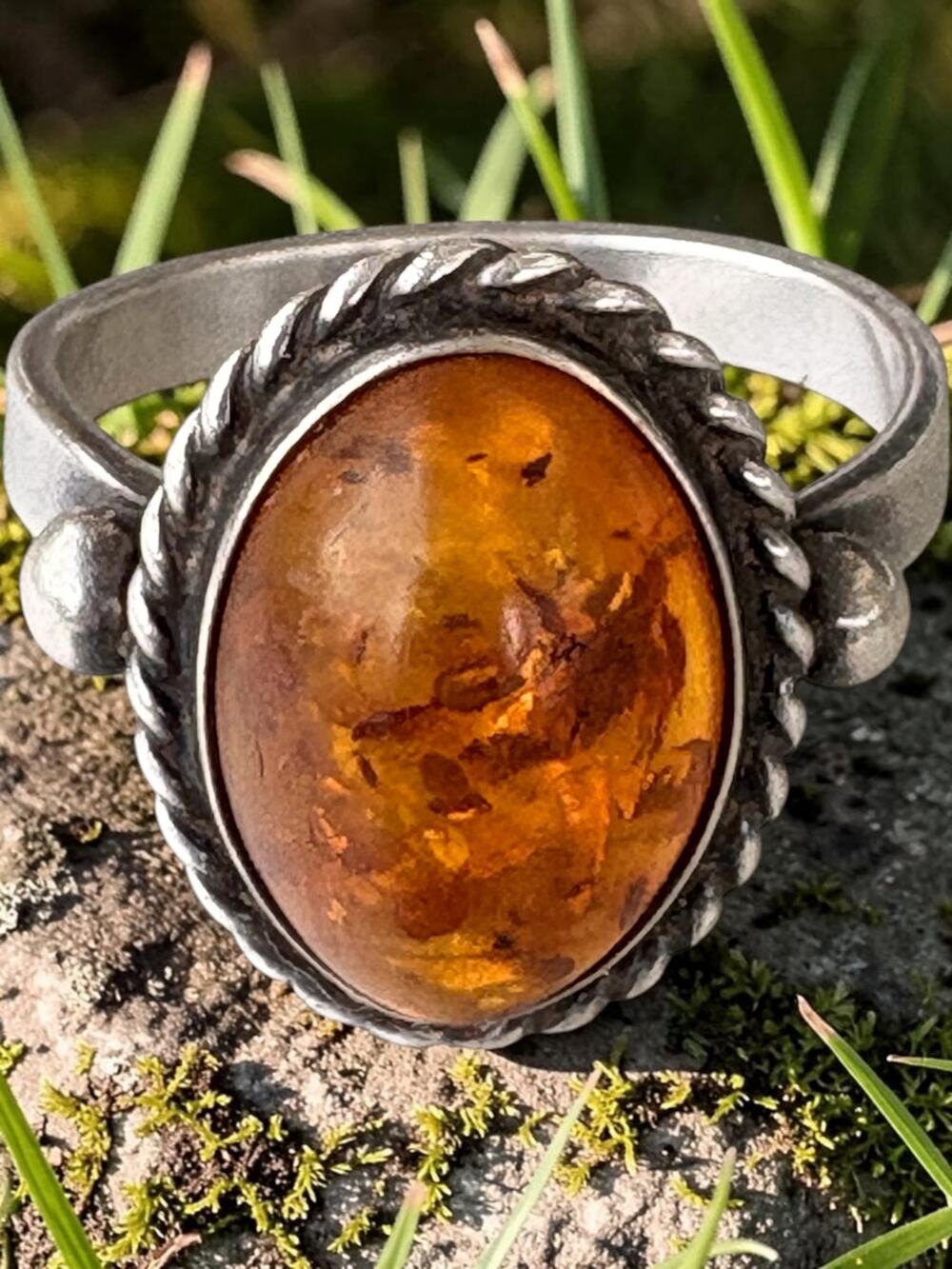Vintage Sterling Silver Amber Oval Cabochon Rope Bezel Statement Ring Warm Honey
